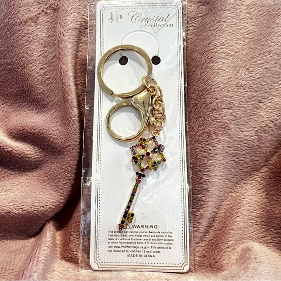 Rhinestone Key with Gold Accents Key Charm Keychain - Picture 6 of 9